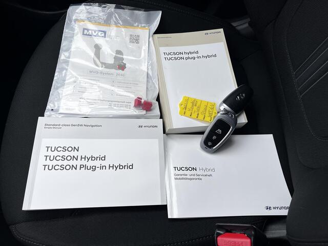 Hyundai TUCSON 1.6 T-GDI PHEV Comfort Smart 4WD Automaat / Dealer onderhouden / 1e eigenaar / Afneembare trekhaak 1.350 kg / Stuur- en stoelverwarming / Navigatie / Apple Carplay Android / 19" LM wielen /