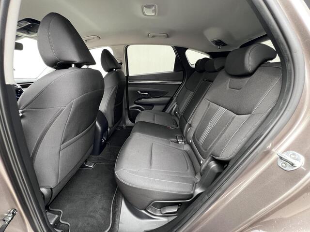 Hyundai TUCSON 1.6 T-GDI PHEV Comfort Smart 4WD Automaat / Dealer onderhouden / 1e eigenaar / Afneembare trekhaak 1.350 kg / Stuur- en stoelverwarming / Navigatie / Apple Carplay Android / 19" LM wielen /