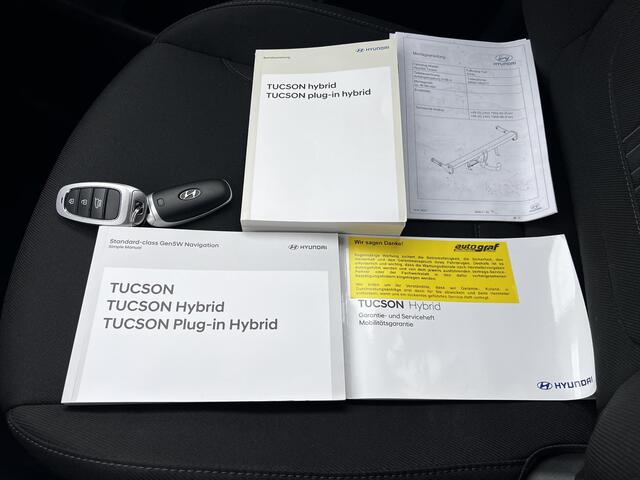 Hyundai TUCSON 1.6 T-GDI PHEV Comfort Smart 4WD / Fabrieksgarantie tot 02-2027 / Afn. trekhaak 1.350 kg / Navigatie / Apple Carplay Android / Camera / Stuur- & stoelverwarming /19" LM wielen /