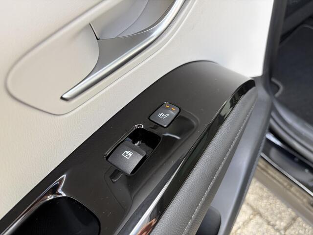 Hyundai TUCSON 1.6 T-GDI PHEV Premium Sky 4WD / Trekhaak ( 1350 kg ) / Achterbank verwarmd / Stoel verkoeling en verwarming voor / Elektrisch glazen panorama-dak /
