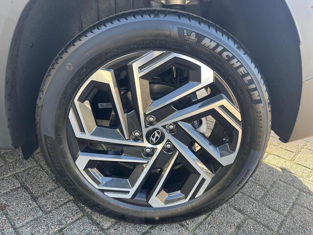 Hyundai TUCSON 1.6 T-GDI HEV Premium | Rijklaarprijs! | Navigatie | Apple CarPlay/Android Auto | Leder | Verwarmde en verkoelde stoelen | 360 Camera | Meest luxe uitvoering |