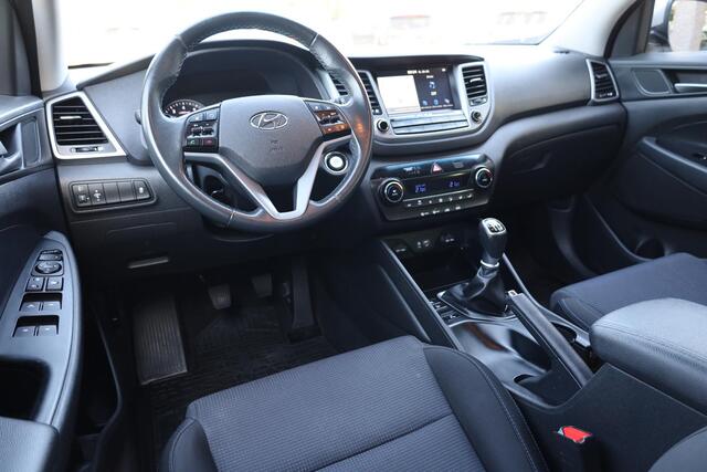 Hyundai TUCSON 1.6 GDi Comfort TREKHAAK CAMERA ALL-SEASONS CARPLAY 2xKEYLESS CRUISE 2xPDC NAVI CLIMA 17"LMV ENZ.