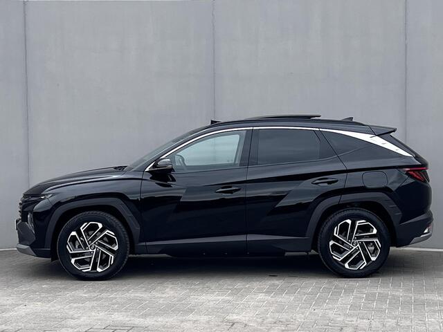 Hyundai TUCSON 1.6 T-GDI PHEV Premium Sky 4WD / Fabrieksgarantie tot 09-2029 / Panorama schuifdak / Navigatie / Stoelventilatie / Elektrische stoelen & klep / Stuur-, stoel- & achterbankverwarming / Apple Carplay Android / 19" LM & All Season banden /