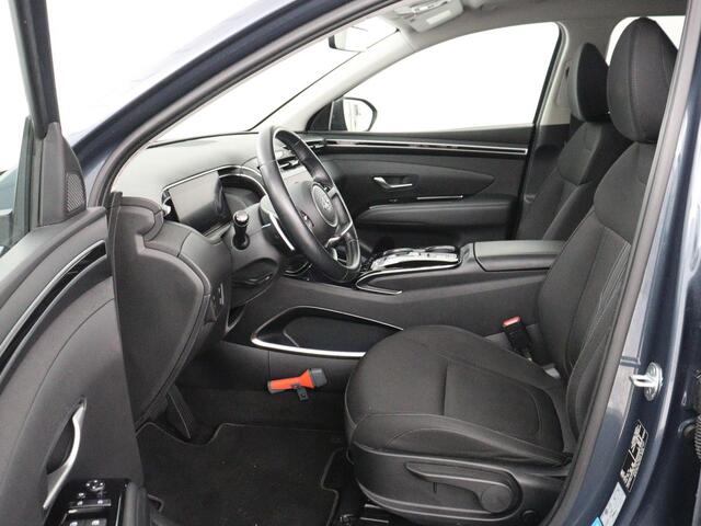 Hyundai TUCSON 1.6 T-GDI HEV Comfort | Trekhaak | Stoelverwarming | Adaptive cruise | Carplay | Camera | Navigatie | Keyless | Full LED | 17'' | Parkeerhulp | Climate control | Digital Cockpit