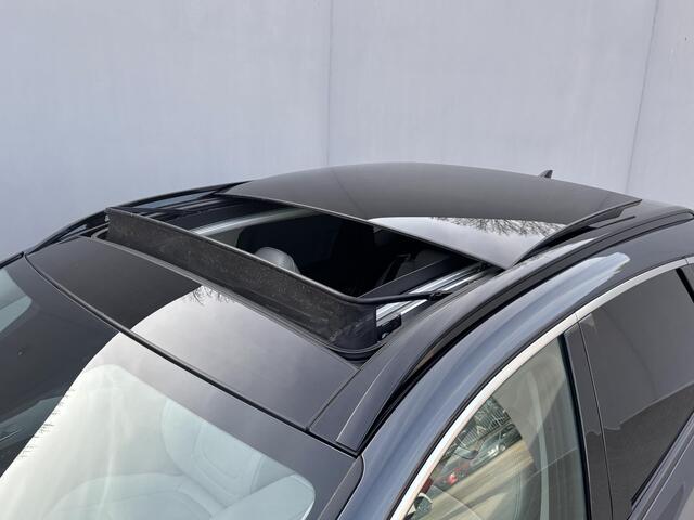 Hyundai TUCSON 1.6 T-GDI HEV 230pk Premium Sky / Dealer onderhouden / Glazen schuif- en kanteldak / Trekgewicht 1650 kg / Elektrische achterklep / Stuur- Stoel & Achterbank verwarming / Rondomzicht camera / Stoelventilatie / Adaptief cruise control / Krell Audio Systeem