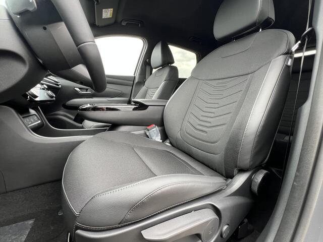 Hyundai TUCSON 1.6 T-GDI PHEV Pure Edition | Uit voorraad leverbaar! | Stoel en stuur verwarming | Navigatie| Zwarte 17 inch lichtmetalen wielen | Apple carplay | Android auto