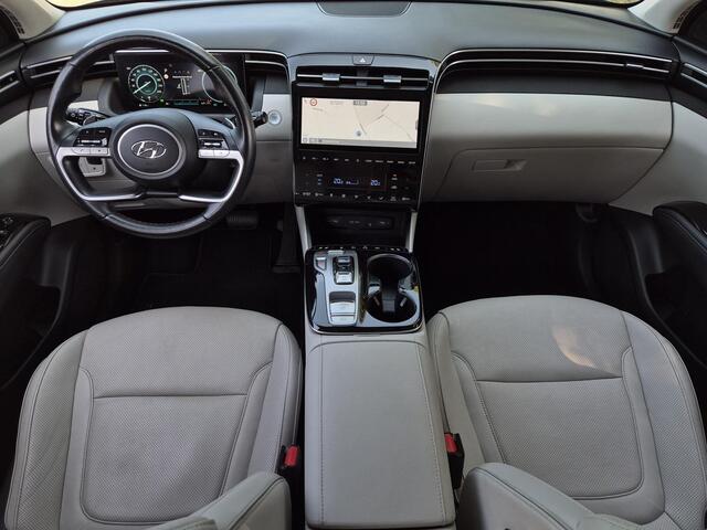 Hyundai TUCSON 1.6 T-GDI PHEV Premium Sky 4WD / Glazen schuif- en kanteldak / Rondomzicht camera / Trekgewicht 1.350 kg / Elektrische achterklep / Stuur- Stoel & Achterbank verwarming / Adaptief cruise control / Stoelventilatie / Apple Carplay Android Auto /
