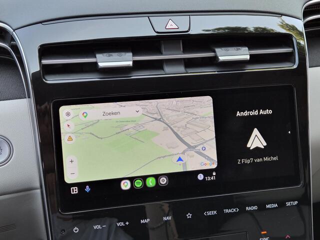 Hyundai TUCSON 1.6 T-GDI PHEV Premium Sky 4WD / Glazen schuif- en kanteldak / Rondomzicht camera / Trekgewicht 1.350 kg / Elektrische achterklep / Stuur- Stoel & Achterbank verwarming / Adaptief cruise control / Stoelventilatie / Apple Carplay Android Auto /
