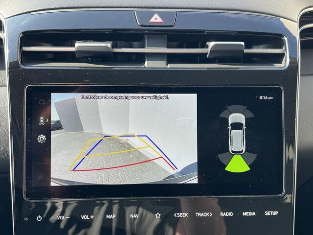 Hyundai TUCSON 1.6 T-GDI PHEV Comfort Smart 4WD / 99% SOH / Fabrieksgarantie tot 04-2027 / WLTP 62km / Navi / Apple Carplay Android / Stuur- en stoelverwarming / Adapt. CC / 19" LM wielen /