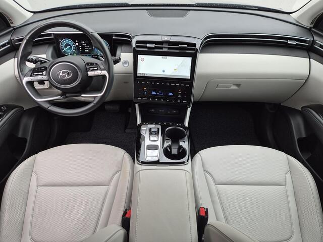 Hyundai TUCSON 1.6 T-GDI PHEV Premium 4WD / SOH 100% / Fabrieksgarantie tot 05-2027 / Dealer onderhouden / Trekhaak afneembaar / Stoelventilatie / Elektrische achterklep / Trekgewicht 1350 kg / Stuur- Stoel & Achterbank verwarming / Rondomzicht camera /