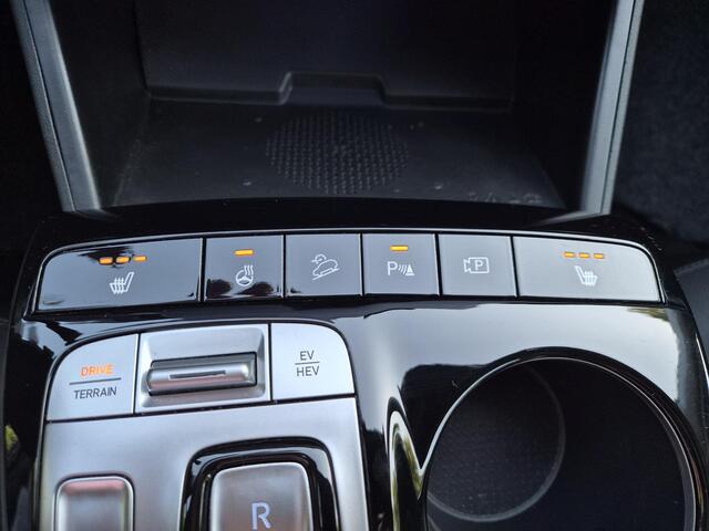 Hyundai TUCSON 1.6 T-GDI PHEV Comfort Smart 4WD / SOH 100% / Dealer onderhouden / Fabrieksgarantie tot 05-2027 / Trekgewicht 1350 kg / Stuur- & Stoelverwarming / Achteruitrijcamera / Adaptief cruise control / Apple Carplay Android Auto / Keyless Entry/Start /
