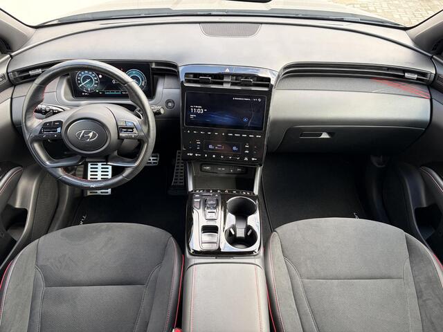 Hyundai TUCSON 1.6 T-GDI PHEV N Line 4WD / SOH 100% / Fabrieksgarantie tot 05-2027 / Dealer onderhouden / Trekgewicht 1.350 kg / Stuur- Stoel & Achterbank verwarming / Rondomzicht camera / Apple Carplay/Android Auto / Elektrische achterklep / Stoelventilatie /