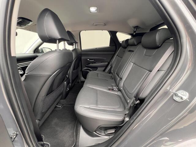 Hyundai TUCSON 1.6 T-GDI PHEV Premium 4WD / Accu SoH 100 % / EAER 65 km / Leder / HUD / Navigatie / Apple Carplay Android / Stoelventilatie / Stuur-, stoel- & achterbankverwarming / 19" LM wielen & All Season banden /