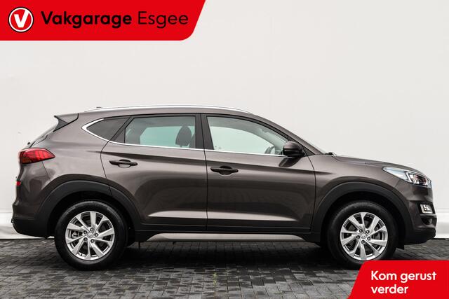 Hyundai TUCSON 1.6 131 PK GDI Comfort | Uniek | Ned Auto | 1 e eigenaar | 18.000 Km | Trekhaak | | Clima | Navigatie | Dab Audio | Cruise | 17 inch Lmv | Pdc V/A | Achteruitrijcamera |