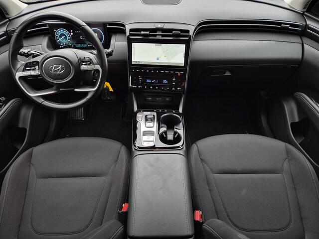 Hyundai TUCSON 1.6 T-GDI PHEV Comfort 4WD / SOH 98% / Fabrieksgarantie tot 05-2027 / Dealer onderhouden / Trekgewicht 1350 kg / Stoelverwarming / Cruise control / Achteruitrijcamera / Apple Carplay Android Auto / Keyless Entry/Start /