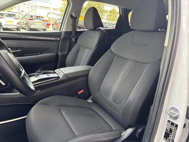 Hyundai TUCSON 1.6 T-GDI HEV Comfort Smart | Stoel en stuurverwarming | Trekhaak | Adaptieve cruise control | Elektrische achterklep | Achteruitrij camera | Parkeersensoren voor en achter |