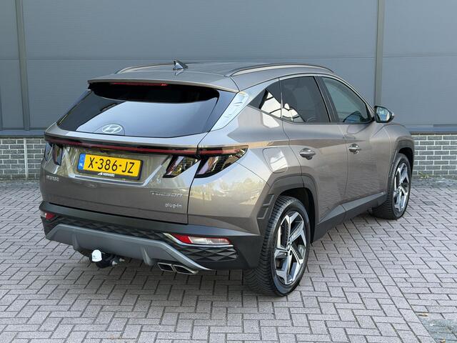 Hyundai TUCSON 1.6 T-GDI PHEV Comfort Smart 4WD / Dealer Onderhouden / Trekhaak / SOH 100% / 1350KG Trekgewicht / Fabrieksgarantie tot 01-2029 / Stuur & Stoelverwarming / Elektrische Achterklep / Navigatie / Adaptief cruise control / Apple Carplay Android Auto / Krell Audio Systeem / Keyless Entry & Start /