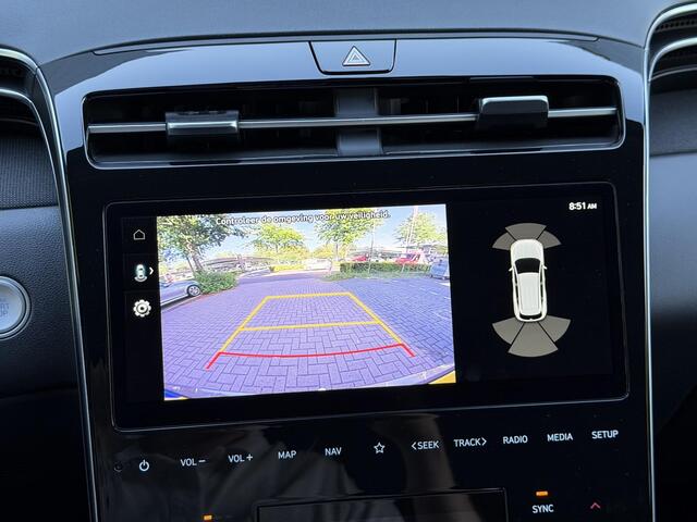 Hyundai TUCSON 1.6 T-GDI PHEV Comfort Smart 4WD / Dealer Onderhouden / Trekhaak / SOH 100% / 1350KG Trekgewicht / Fabrieksgarantie tot 01-2029 / Stuur & Stoelverwarming / Elektrische Achterklep / Navigatie / Adaptief cruise control / Apple Carplay Android Auto / Krell Audio Systeem / Keyless Entry & Start /