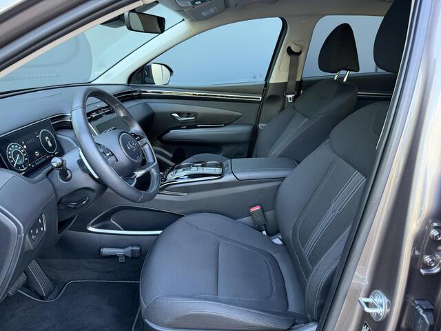 Hyundai TUCSON 1.6 T-GDI PHEV Comfort Smart 4WD / Dealer Onderhouden / Trekhaak / SOH 100% / 1350KG Trekgewicht / Fabrieksgarantie tot 01-2029 / Stuur & Stoelverwarming / Elektrische Achterklep / Navigatie / Adaptief cruise control / Apple Carplay Android Auto / Krell Audio Systeem / Keyless Entry & Start /