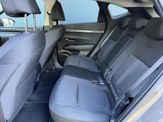 Hyundai TUCSON 1.6 T-GDI PHEV Comfort Smart 4WD / Dealer Onderhouden / Trekhaak / SOH 100% / 1350KG Trekgewicht / Fabrieksgarantie tot 01-2029 / Stuur & Stoelverwarming / Elektrische Achterklep / Navigatie / Adaptief cruise control / Apple Carplay Android Auto / Krell Audio Systeem / Keyless Entry & Start /