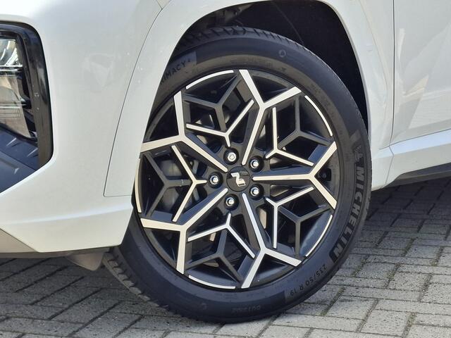 Hyundai TUCSON 1.6 T-GDI HEV N Line Sky | Navigatie/Android/Apple Carplay | LMV 19" | Elektrisch Glazen Panoramadak | Adaptieve Cruise Control | Voorstoelen/Achterbank Verwarmd | Rondomzichtcamera | Airco Automatisch |