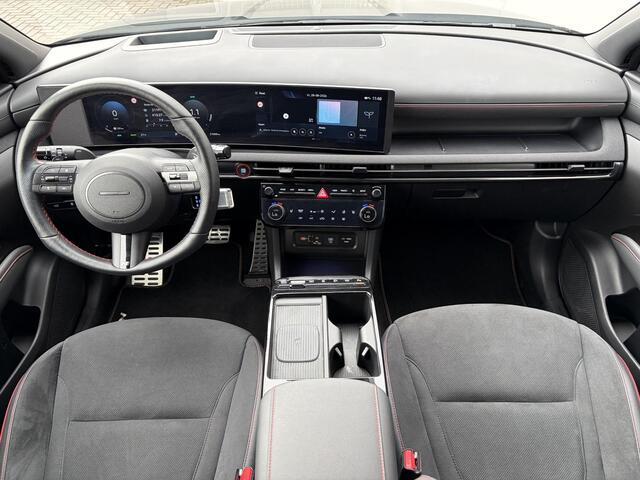 Hyundai TUCSON 1.6 T-GDI PHEV N Line Sky 4WD / Facelift / Fabrieksgarantie tot 12-2029 / Dealer onderhouden / Panorama schuifdak / Navigatie / Camera / Elektrische Achterklep / Stuur & Stoelverwarming / Apple Carplay Android / 19" LM wielen /