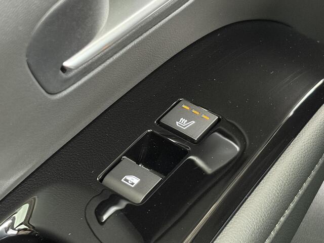 Hyundai TUCSON 1.6 T-GDI PHEV Premium Sky 4WD / Accu SoH 100 % / Fabrieksgarantie tot 10-2029 / Panorama schuifdak / Dealer Onderhouden / HUD / Apple Carplay Android Auto / Camera / Elektr. stoelen & klep / Stoelventilatie / Stuur-, stoel- en achterbankverwarming / Stoelverkoeling / 19" LM wielen & All Season banden /