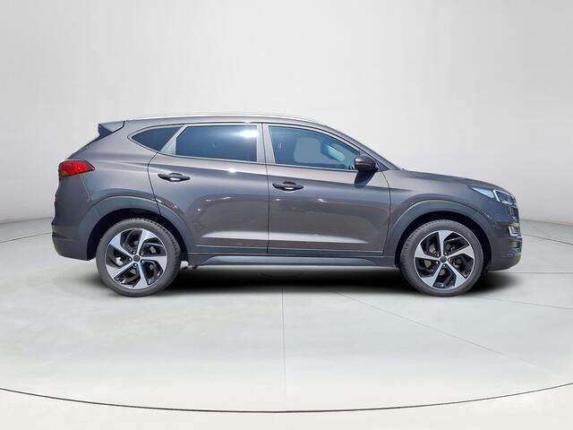 Hyundai TUCSON 1.6 T-GDI Comfort | Stoelverwarming | Achteruitrijcamera | DAB-Radio | LED-verlichting | Navigatie | Climate Control |