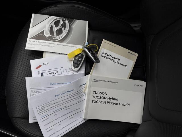 Hyundai TUCSON 1.6 T-GDI HEV Premium / Stoel en stuur verwarming / Stoelverkoeling / Airco / Cruise Control / Stoel verwarming achter / Ledere bekleding / Navigatie / Appel Carplay/Android Auto /