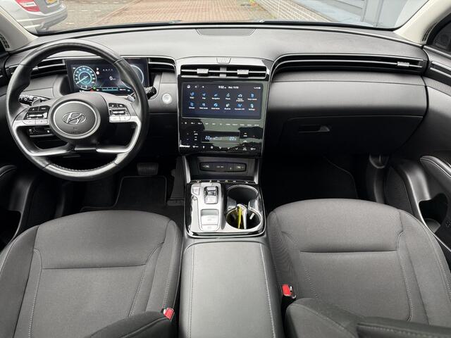Hyundai TUCSON 1.6 T-GDI PHEV Comfort Smart 4WD Sky / Dealer Onderhouden / Trekhaak / 1350KG Trekgewicht / Schuif Kantel Dak / Adaptive Cruise / Apple Carplay&Adnroid Auto / Keyless /