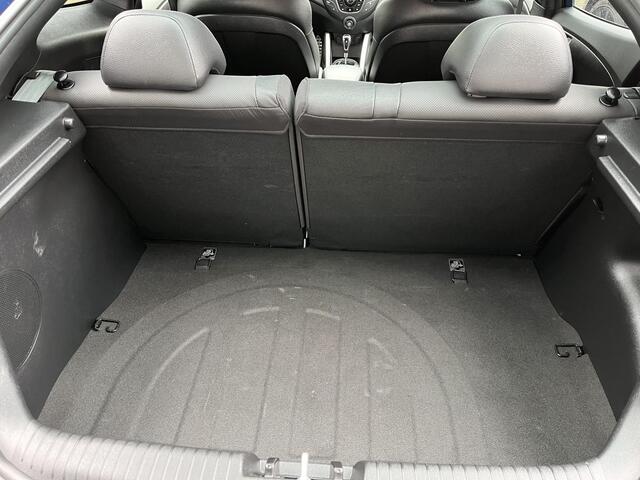 Hyundai VELOSTER 1.6 T GDI i-Catcher 204PK/Apple Carplay/Leder/Cruise Control/Stoelverwarming/Camera/Navi/18"LMV/(MET GARANTIE*