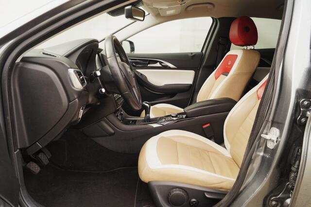 Infiniti Q Q30 1.5D Business Edition -NAVI-LEER-ECC-PDC-CRUISE-