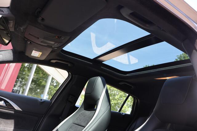 Infiniti Q Q30 1.6 T Sport | Origineel NL | Panoramadak | Bose |