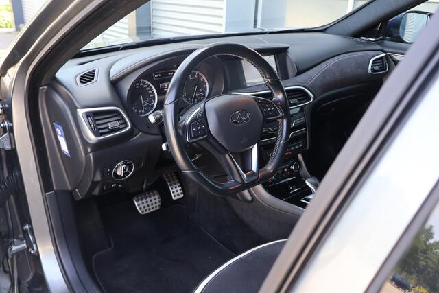Infiniti Q Q30 1.6 T Sport | Origineel NL | Panoramadak | Bose |