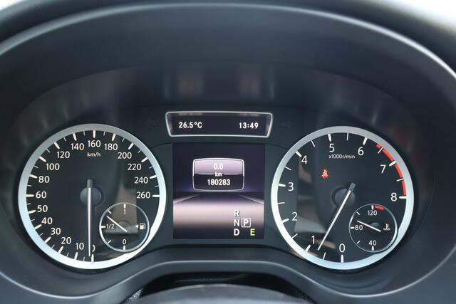 Infiniti Q Q30 1.6 T Sport | Origineel NL | Panoramadak | Bose |