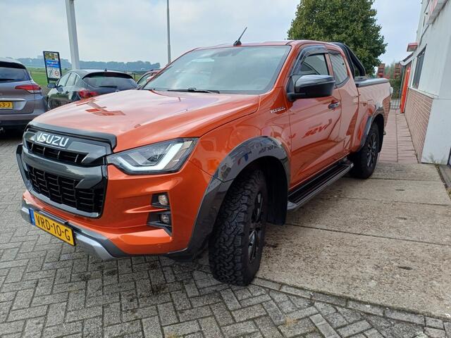 Isuzu D-MAX Extented Cab V-Cross 4WD AT Webasto 8000 Km 06-22