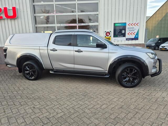 Isuzu D-MAX Dubbel Cab V-Cross 4WD AT XL 5 persoons Container zomer + winterset 3,5 T trekgewicht