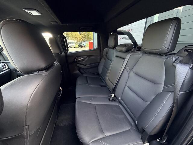 Isuzu D-MAX 1.9 Double Cab lang V-Cross | Radio | Camera | bescherm Coating in laadbak |