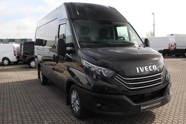 Iveco DAILY 35S18A8 3.0 180pk 352 L2H2 | Automaat | Navi | Camera | L+R Zijdeur | Adap. Cruise | Gev. Stoel | Clima | 3500kg trekgew. | Lease 806,- p/m