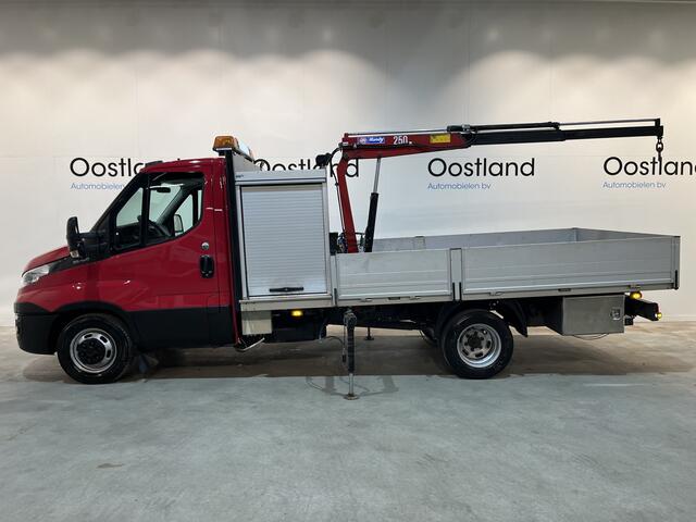 Iveco DAILY 35S16 2.3 Open Laadbak / HMF Kraan / Euro 6 / Compressor / Trekhaak 3500 KG / Airco / Cruise Control / 3-Zits / 69.100 KM !!