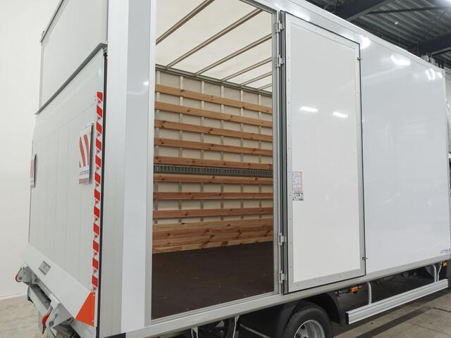 Iveco DAILY 3.0 180pk Automaat Bakwagen Laadklep 440x211x235 Airco Cruise control LED Navi Camera