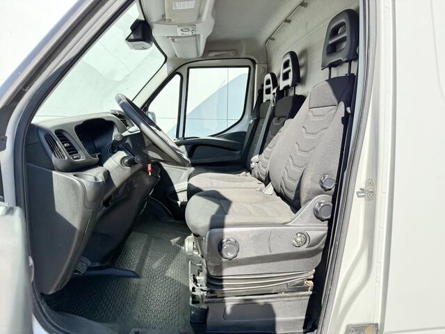 Iveco DAILY 35S13 ***Marge/Margin***Automaat L2H2 Climate Control Cruise Control Trekhaak Navigatie Imperiaal