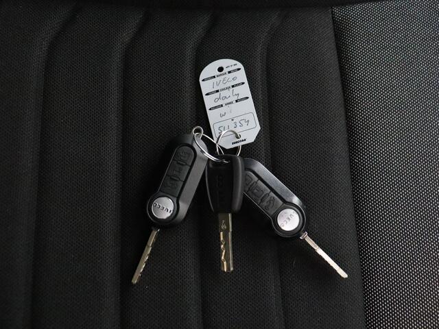 Iveco DAILY 35S14 L2H2 | 3500Kg Trekgewicht | Airco | Cruise | 3-Persoons