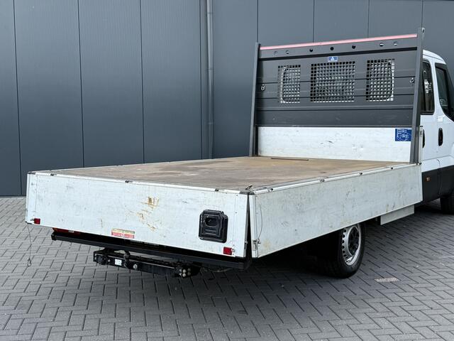 Iveco DAILY 35S14 2.3 D / PICK UP MET LANGE BAK / 7 PERSOONS DUBBELE CABINE / 10.360 KM / AIRCO / CRUISE / NAVI / 3.5 TONS TREKHAAK