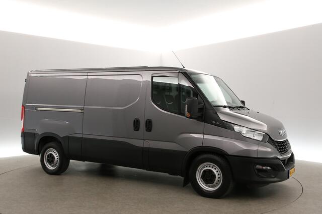 Iveco DAILY 35S16V 2.3 352 L2H1 157PK | 3500kg Trekgew. | Marge | Airco Camera 2xSchuifdeur Cruise 3 Persoons Trekhaak