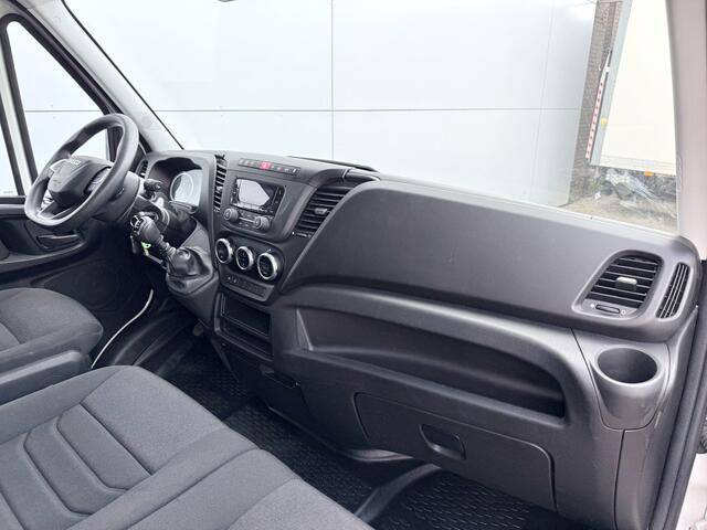 Iveco DAILY 35S14 2.3 L2H2 Climate Control Cruise Control Trekhaak Lucht Geveerde Stoel