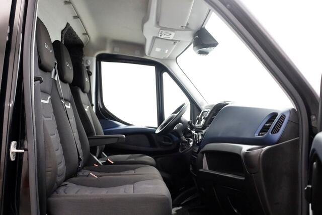 Iveco DAILY 40C18 3.0 180pk L2H2 HiMatic Automaat LED/Inrichting/Trekhaak 3500kg 03-2021