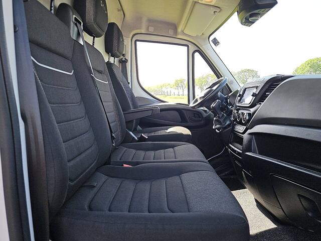 Iveco DAILY 35S14V 2.3 410 L2H2, automaat, airco, navi, LED, camera