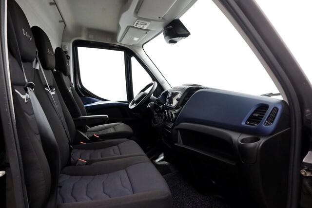 Iveco DAILY 40C18 3.0 180pk L2H2 HiMatic Automaat LED/Inrichting/Trekhaak 3500kg 03-2021