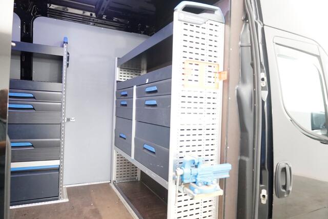 Iveco DAILY 40C18 3.0 180pk L2H2 HiMatic Automaat LED/Inrichting/Trekhaak 3500kg 03-2021